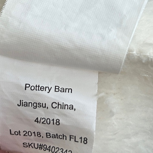 EUC Pottery Barn Cream Robe with Faux Fur Leopard Trim, size Large. Stunning. - Picture 10 of 11